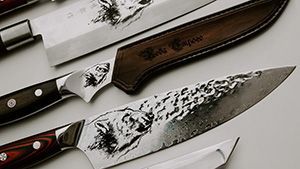 Лазерная гравировка на кухонных ножах